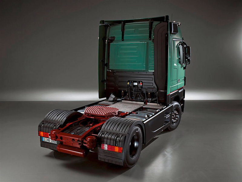 Illustration for article titled Mercedes Unveils Luxurious New Actros Trust Edition Semi For Euro-Trash Truckers